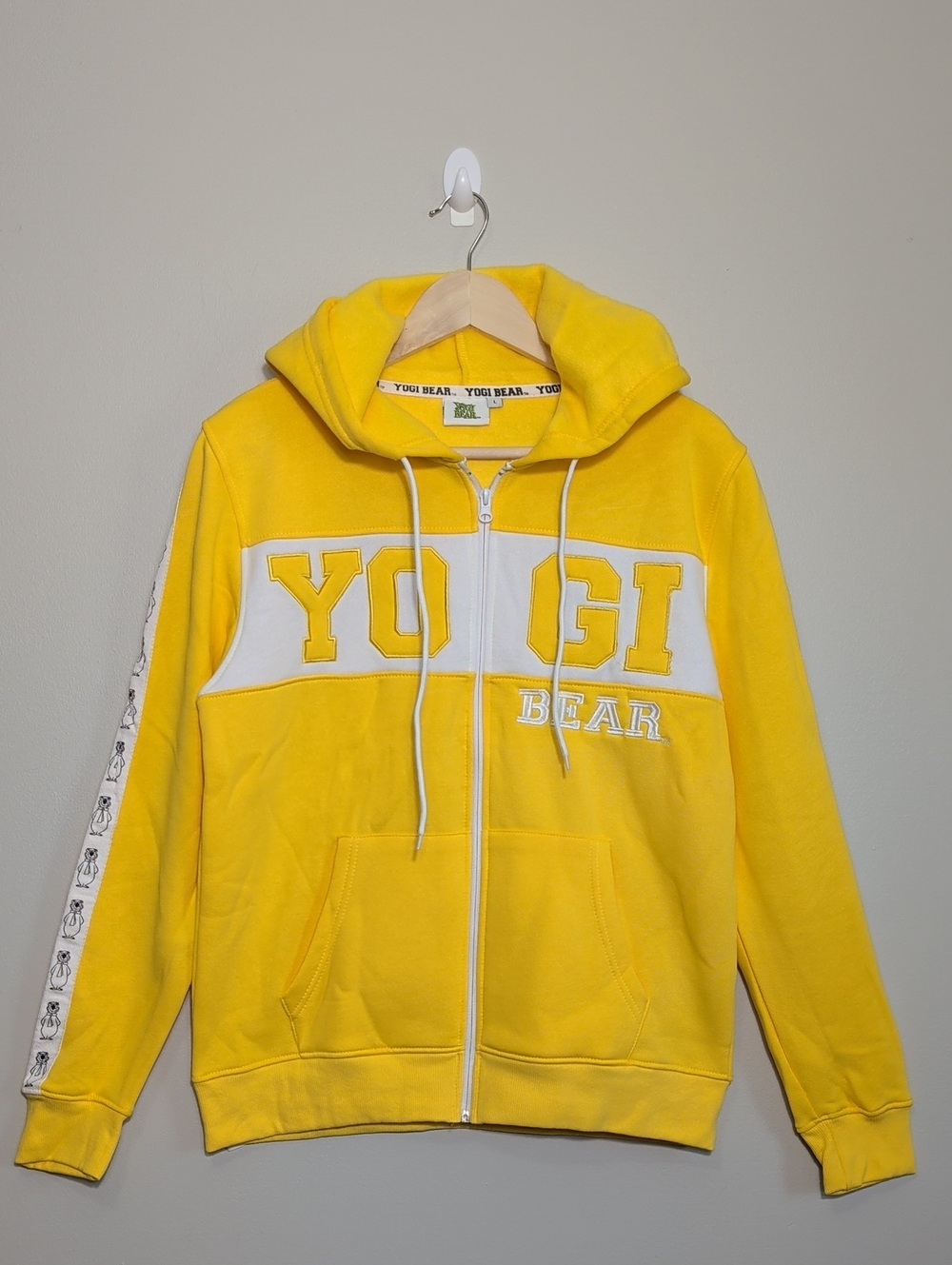 Yogi Bear Jellystone Park Warner Bros Women's Yellow Zip-Up Hoodie Large NWT